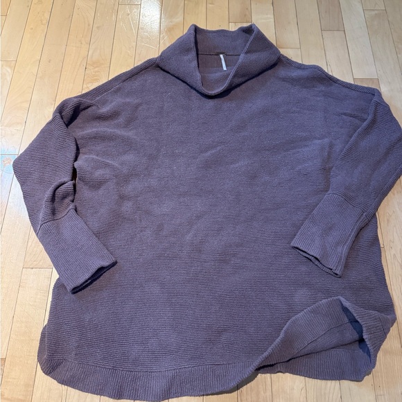 Free People Ottoman Slouchy Tunic Black Raisin - Size Medium - Picture 4 of 6